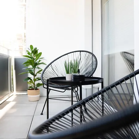 Lamiacasa 2 Balconies Private Parking טובינגן