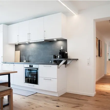 Lamiacasa 2 Balconies Private Parking * טובינגן